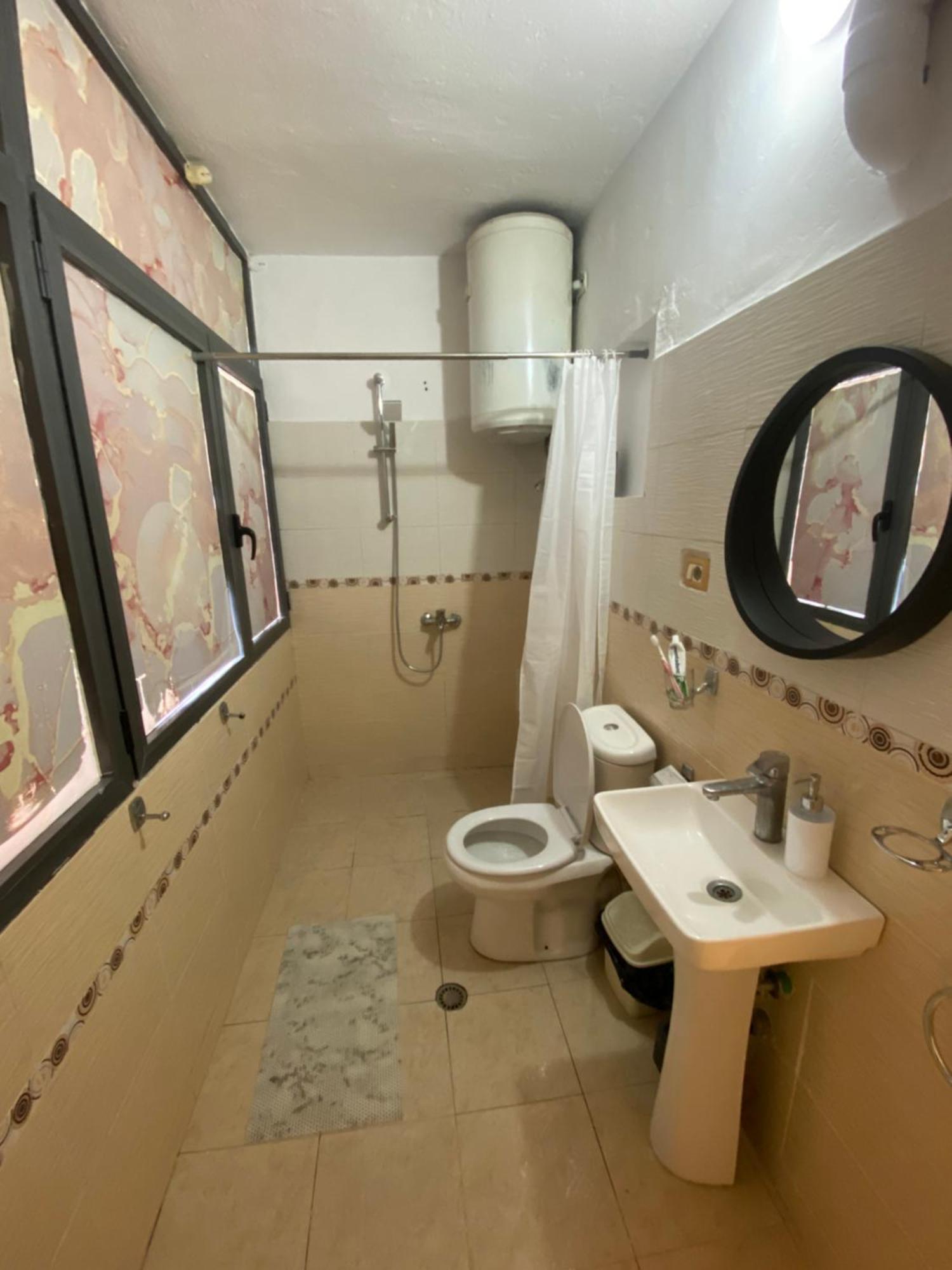 21 Dhjetori Apartment Tirana