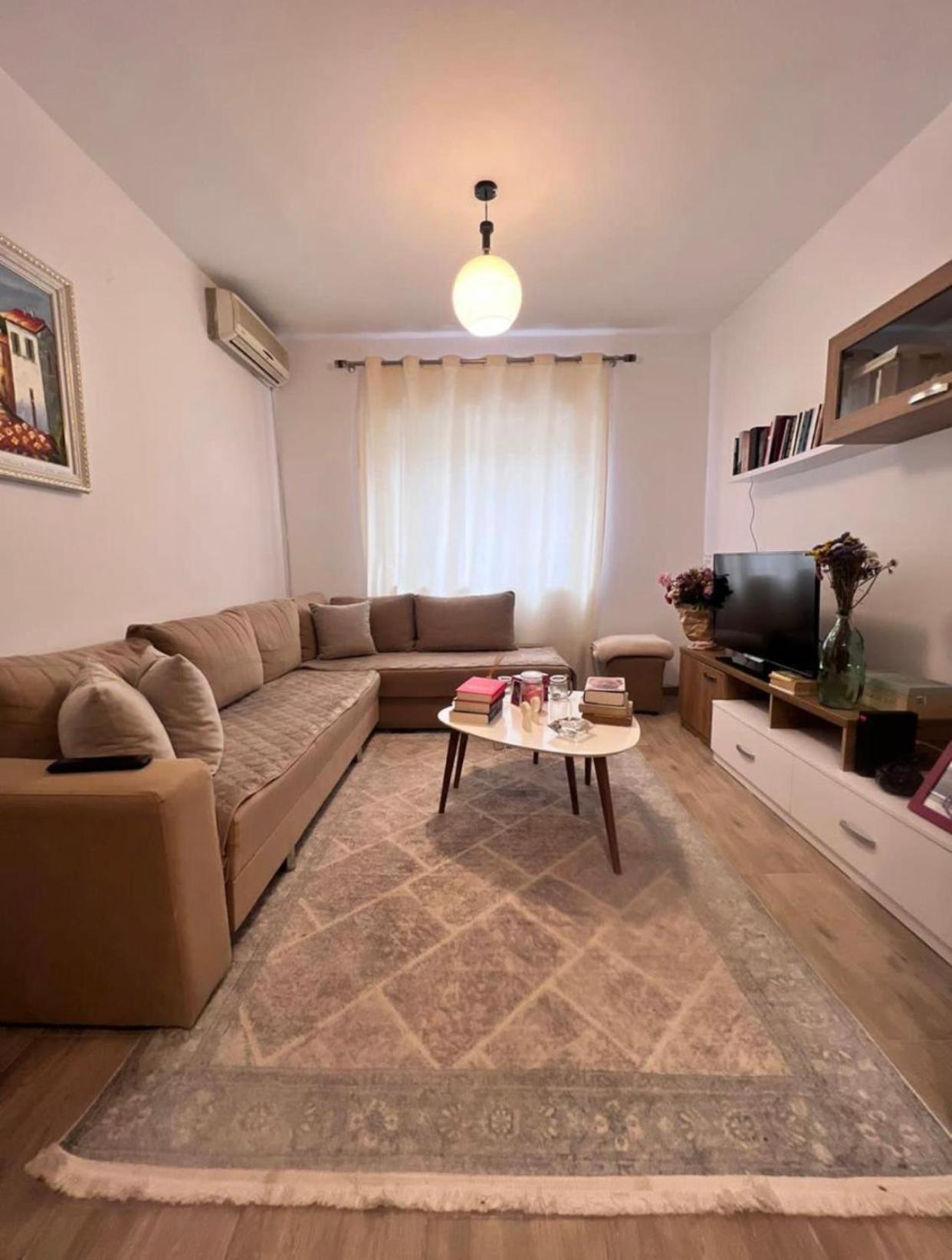 Apartment 21 Dhjetori Tirana