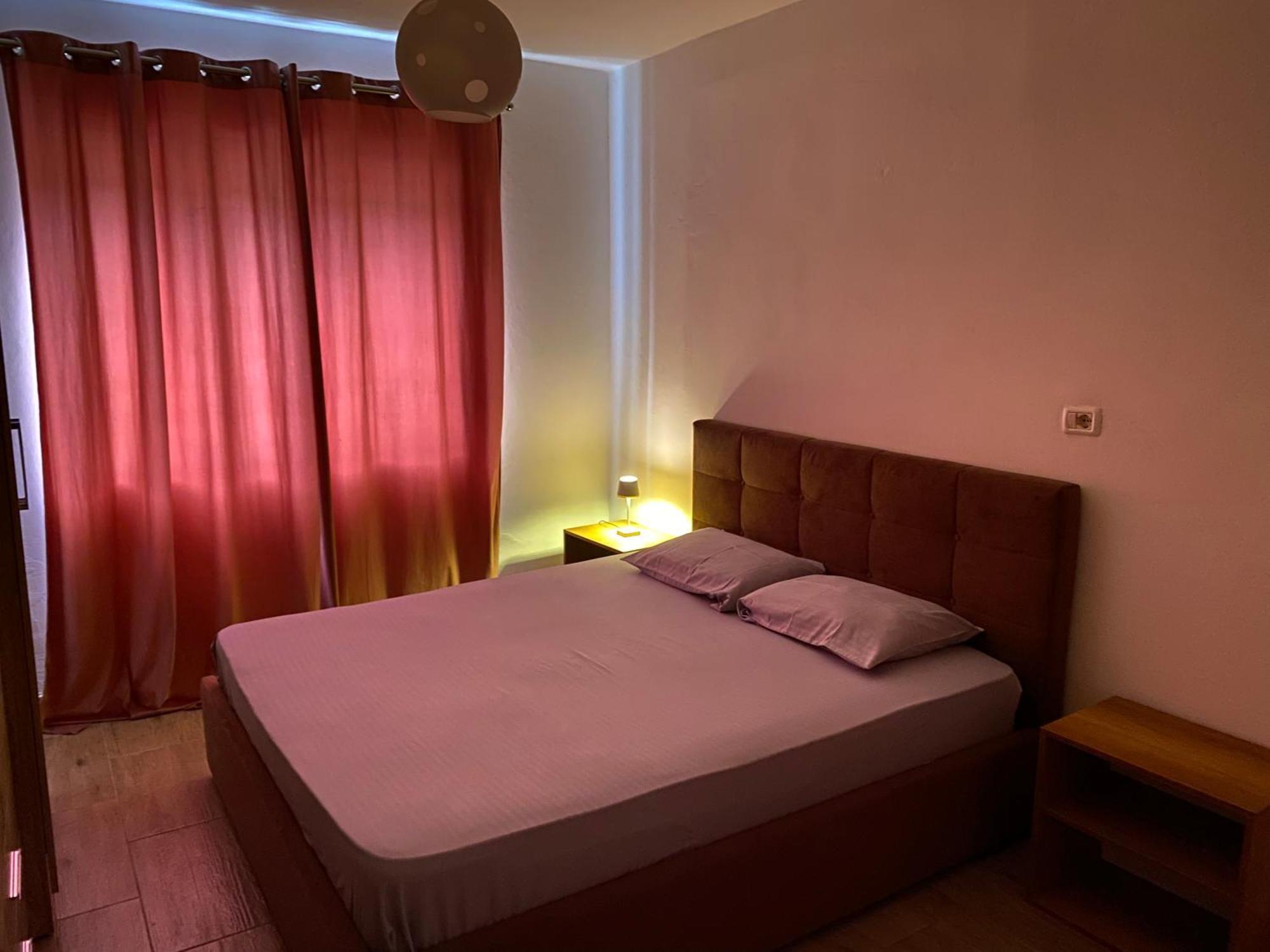 21 Dhjetori Apartment *
